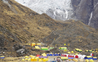 अन्नपूर्ण आधार शिविरमा पर्यटकको चहलपहल बढ्यो