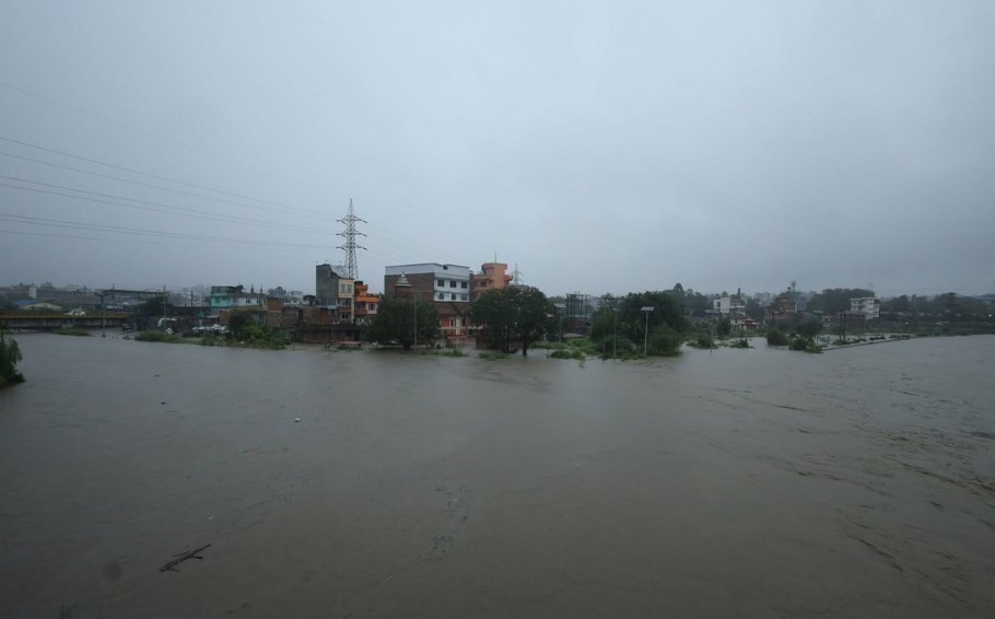भियतनाममा बाढीपहिरोको कारण कम्तिमा ९० जनाको मृत्यु