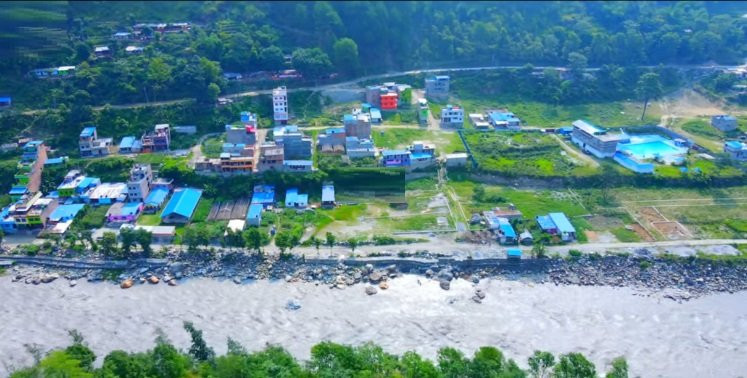 लामाखेतमा धमाधम नदी नियन्त्रणको काम हुँदै