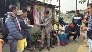 क्यान्सर पीडित लिम्बुको उपचारका लागि झापाली समाज कुवेतद्वारा आर्थिक सहयोग