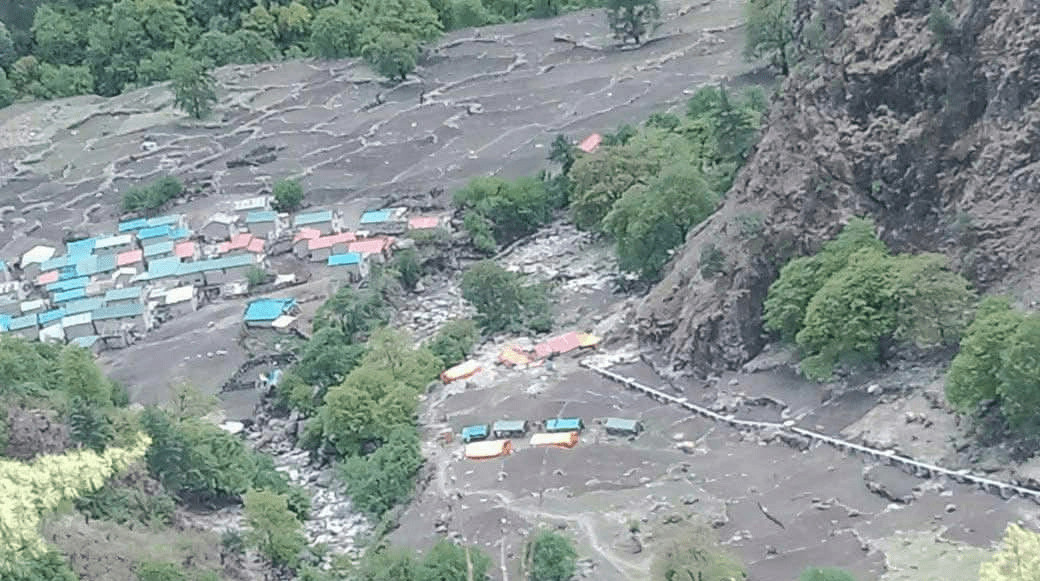 हुम्लामा बाढीले विद्यालयदेखि गोठ र भेडाबाख्रा पुरिए